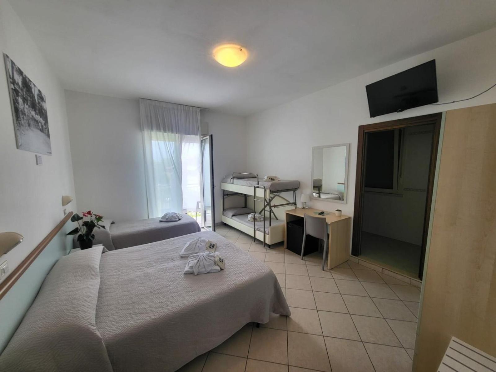Hotel Amedea Cervia Exterior foto