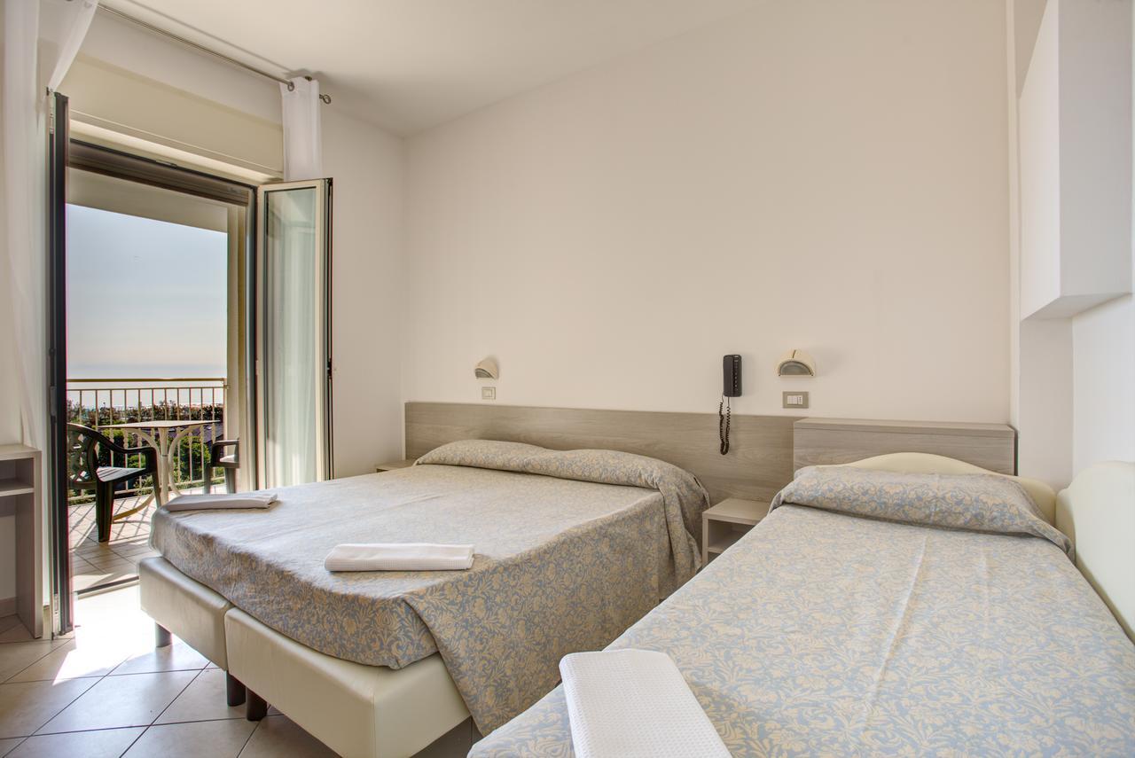 Hotel Amedea Cervia Exterior foto